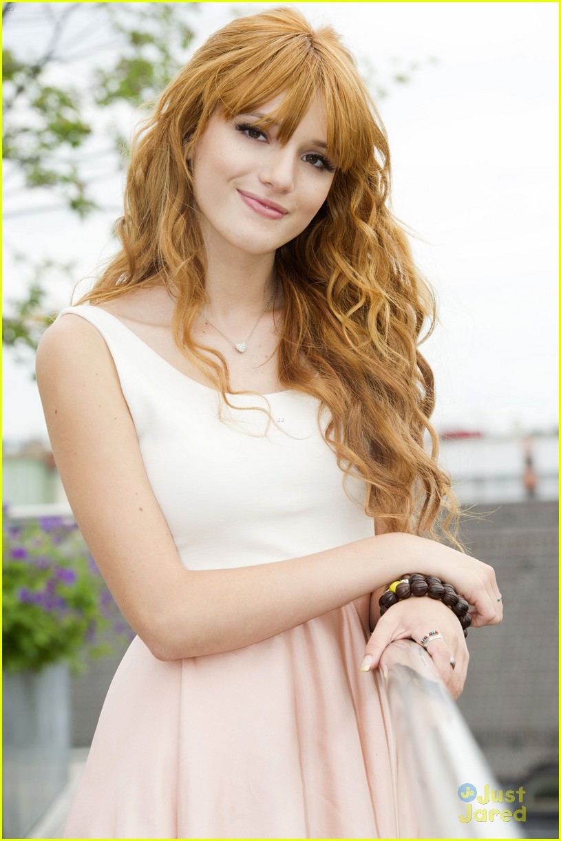 bella-thorne-zendaya-rooftop-shoot-05