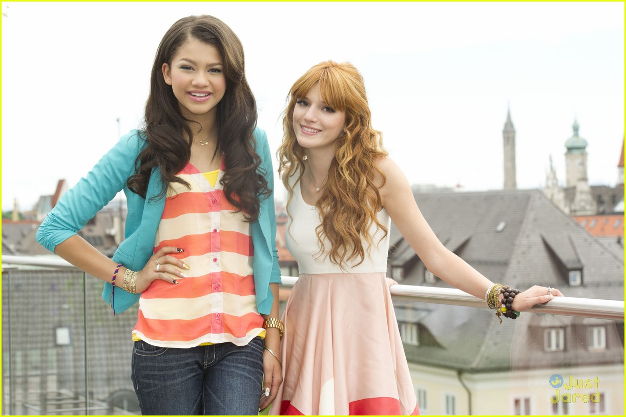 bella-thorne-zendaya-rooftop-shoot-08