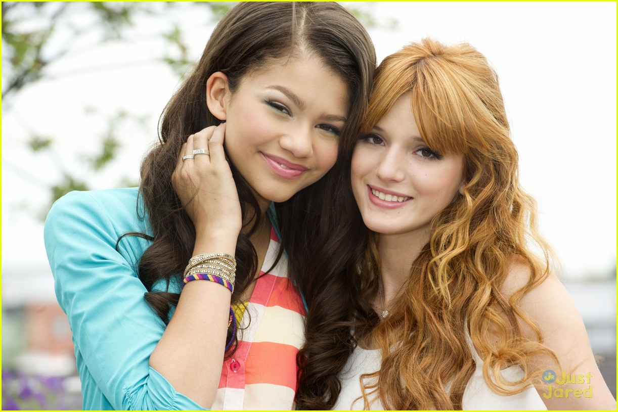 bella-thorne-zendaya-rooftop-shoot-10
